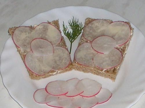 Бутерброды с редисом