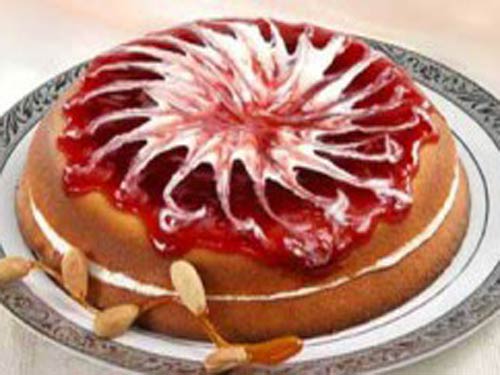 Манный пирог с ягодами и фруктами