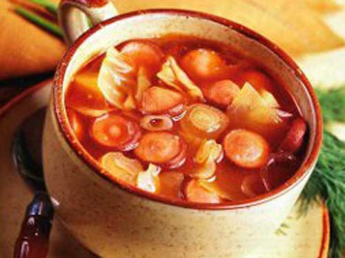 Суп томатный с копчеными сосисками